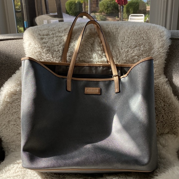 Coach Tote Bag - Picture 2 of 7